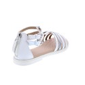 Sandalias Geox zapatos Niña modelo Sandal Karly Cerrada detrás Blanco 