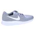Zapatillas Nike zapatos Hombre modelo Tanjun Gris 