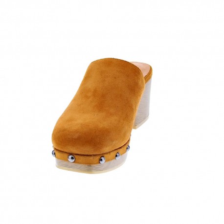 Zuecos Carmela zapatos Mujer modelo 68610 Marrón 