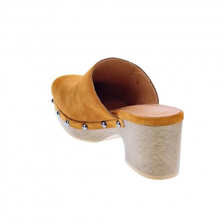 Zuecos Carmela zapatos Mujer modelo 68610 Marrón 