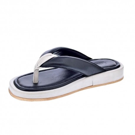 Sandalias Carmela zapatos Mujer modelo 68591 Negro 