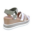 Sandalias Carmela zapatos Mujer modelo 68471 Verde 