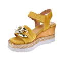 Sandalias Alpe zapatos Mujer modelo 24141255 Amarillo 