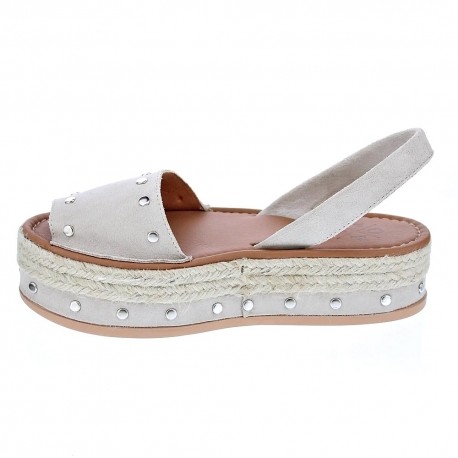 Abarcas menorquinas Popa zapatos Mujer modelo Rosario Tachas Beige 
