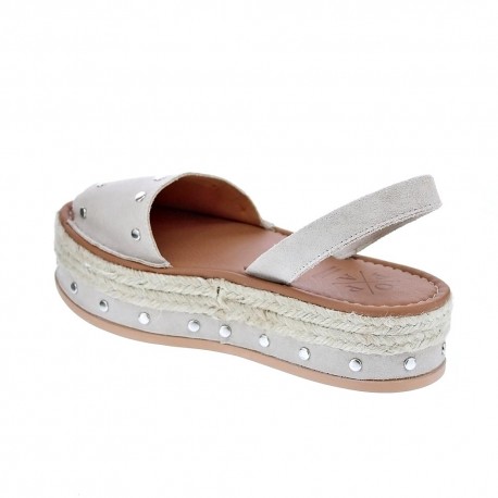 Abarcas menorquinas Popa zapatos Mujer modelo Rosario Tachas Beige 