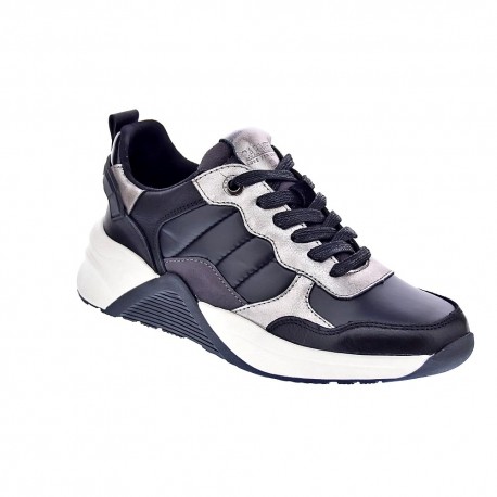 Zapatillas Carmela zapatos Mujer modelo 16015401 Negro 