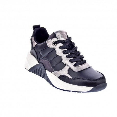 Zapatillas Carmela zapatos Mujer modelo 16015401 Negro 