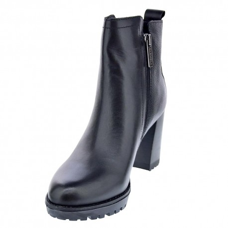Botines Carmela zapatos Mujer modelo 16005402 Negro 