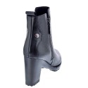 Botines Carmela zapatos Mujer modelo 16005402 Negro 
