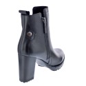 Botines Carmela zapatos Mujer modelo 16005402 Negro 