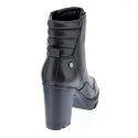 Botines Carmela zapatos Mujer modelo 16028601 Negro 