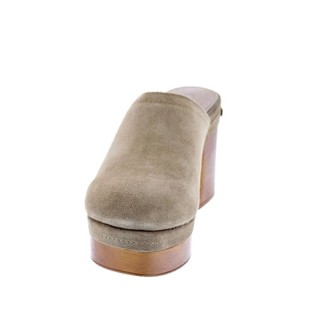 Zuecos Carmela zapatos Mujer modelo 16570 Beige 