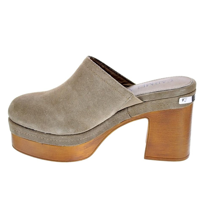 Zuecos Carmela zapatos Mujer modelo 16570 Beige 