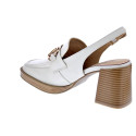 Mocasines Carmela zapatos Mujer modelo 161595 Blanco Hebilla
