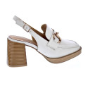Mocasines Carmela zapatos Mujer modelo 161595 Blanco Hebilla