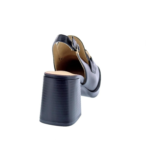 Mocasines Carmela zapatos Mujer modelo 161595 Negro Hebilla