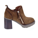 Zapatos tacón Carmela zapatos Mujer modelo 16186001 Marrón Cremallera