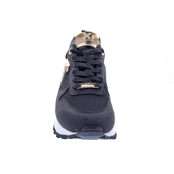 Zapatillas Xti zapatos Mujer modelo 142961 Negro Cordón