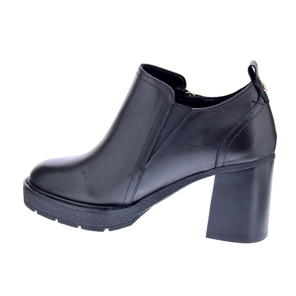 Zapatos tacón Carmela zapatos Mujer modelo 161861 Negro Cremallera