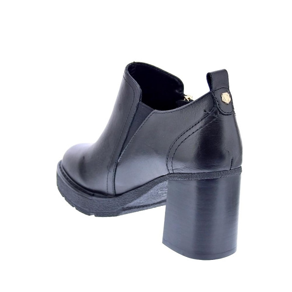 Zapatos tacón Carmela zapatos Mujer modelo 161861 Negro Cremallera