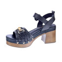 Sandalias Carmela zapatos Mujer modelo 162367 Negro Hebillas