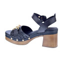 Sandalias Carmela zapatos Mujer modelo 162367 Negro Hebillas