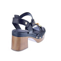 Sandalias Carmela zapatos Mujer modelo 162367 Negro Hebillas