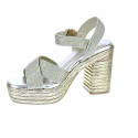 Sandalias Xti zapatos Mujer modelo 142741 Oro 