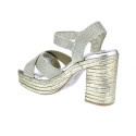 Sandalias Xti zapatos Mujer modelo 142741 Oro 